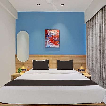 Hotel Lee Platinum 阿穆达巴 外观 照片