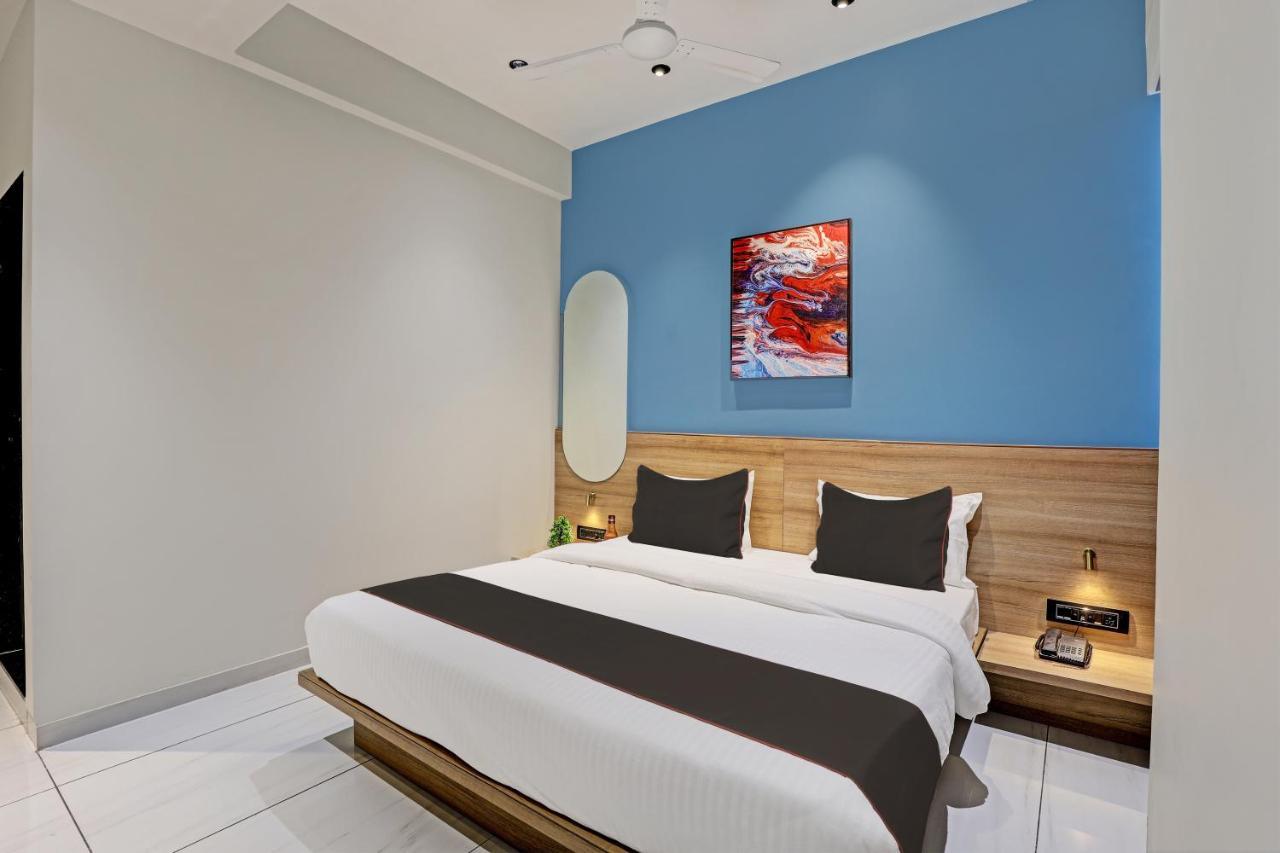 Hotel Lee Platinum 阿穆达巴 外观 照片