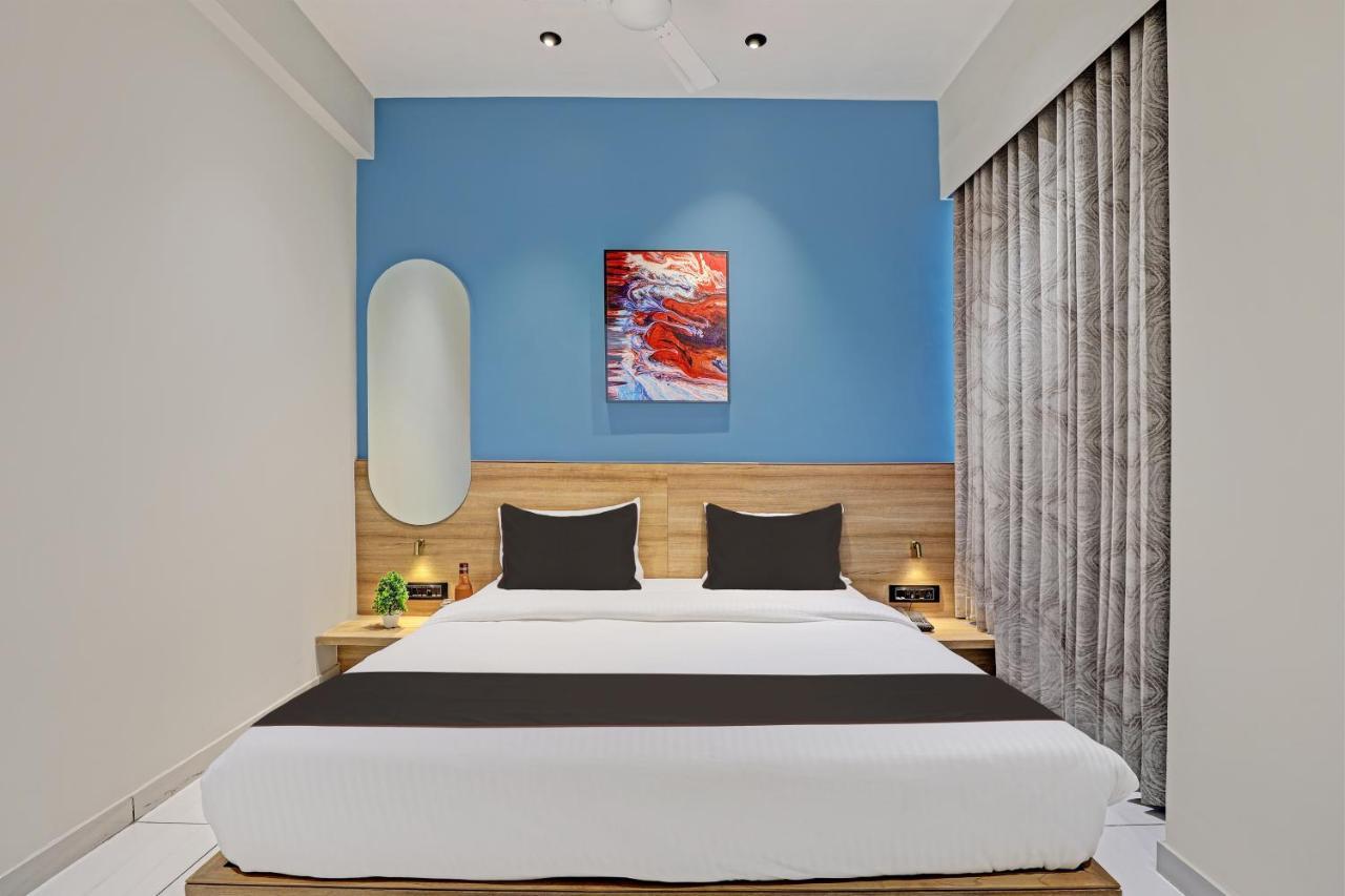 Hotel Lee Platinum 阿穆达巴 外观 照片