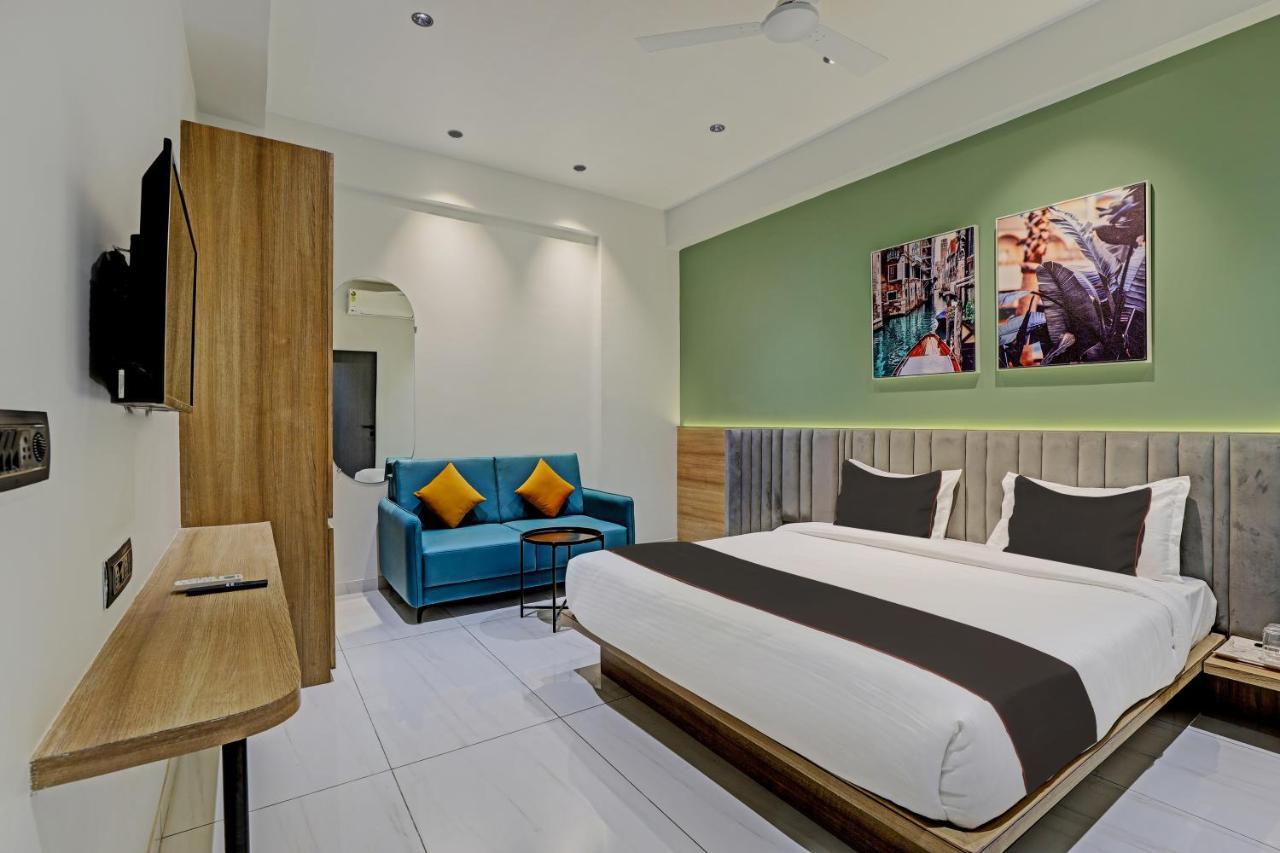 Hotel Lee Platinum 阿穆达巴 外观 照片